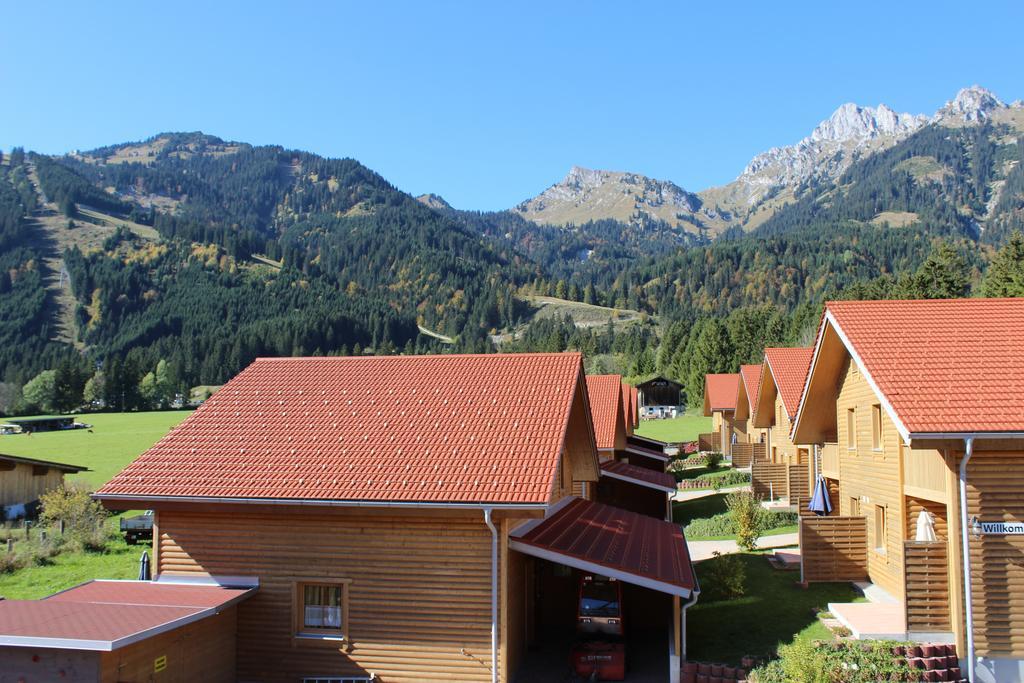 Feriendorf Am Hahnenkamm Reutte Værelse billede